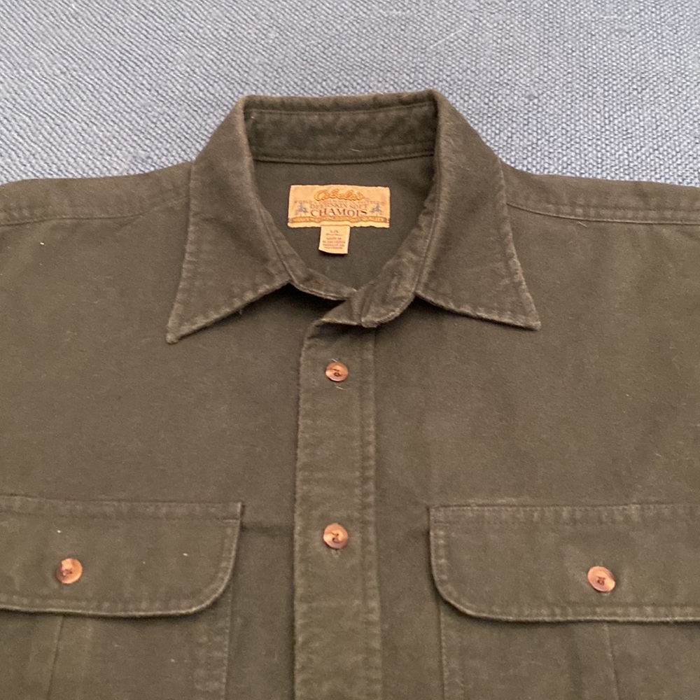 Cabelas mens chamois shirt. Size large. - Picture 2 of 7